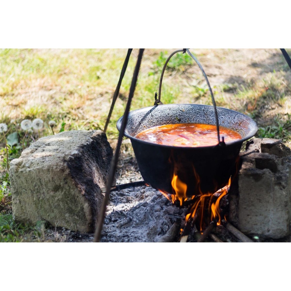 Enameled Goulash Dutch Oven 6 liter outdoors Camping fire cooking pot stewpot