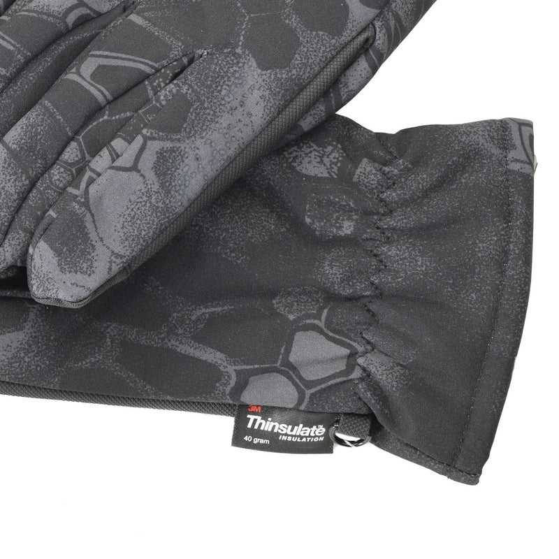 Mil-Tec men’s softshell winter gloves with Mandra camo, 3M Thinsulate lining, grip-enhanced palms, and reinforced fingertips.