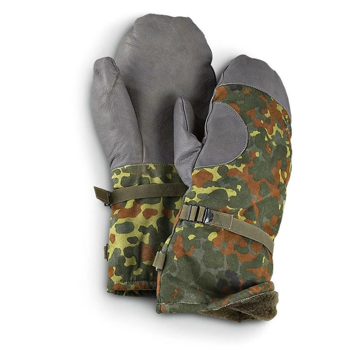 Original German army flecktarn camo mittens, leather grip, fleece lining, adjustable wrist strap for cold weather protection.