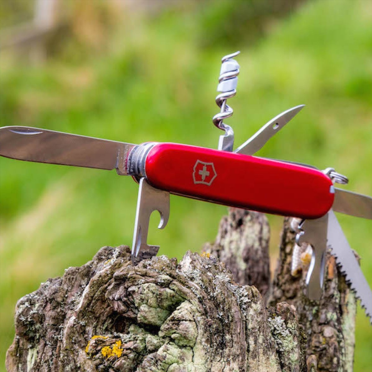 Victorinox Camper Multi Tool Knife 13 Functions 91 mm Pocket EDC Tool Red